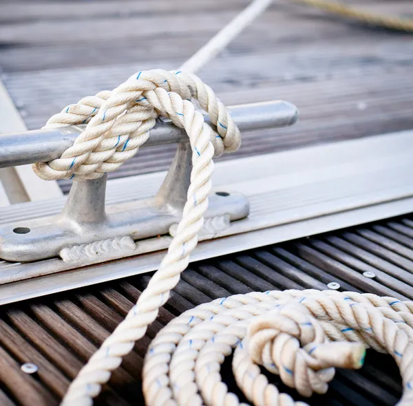 White mooring rope — Stock Photo, Image