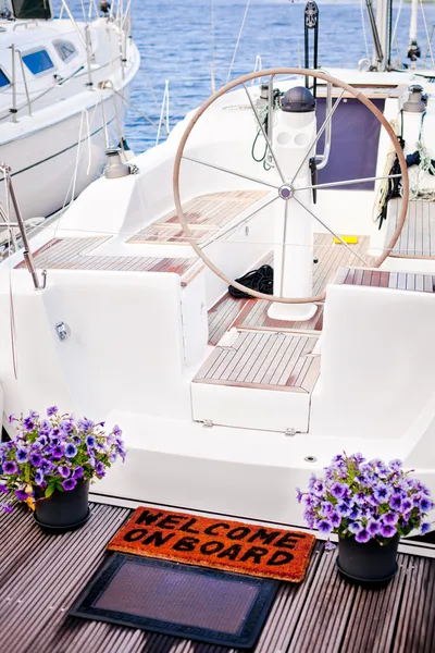 Welcome to the yacht — Stock Photo, Image