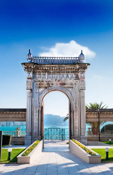 Porte du Palais Ciragan — Photo