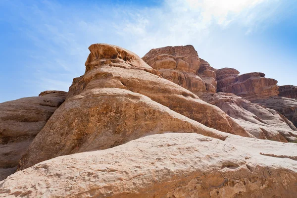 Rocas en Wadi Ron postre — Foto de Stock