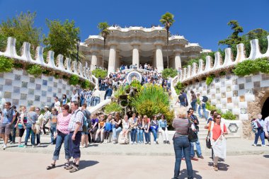 girişinde park guell, barcelona