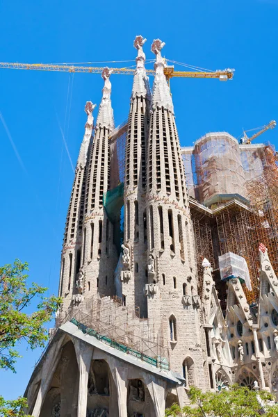 Torres da Sagrada Família basílica em Barcelona — Fotografia de Stock