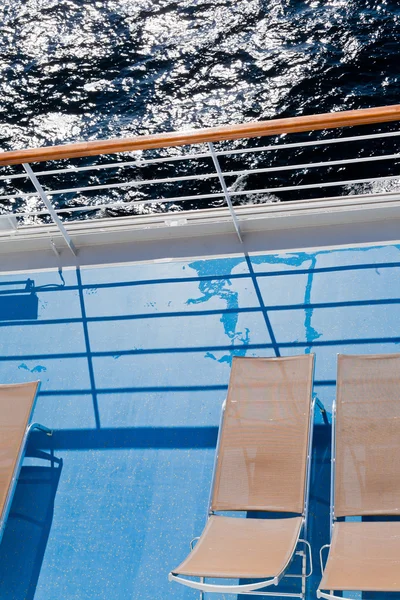 Sillas de baño solar en crucero —  Fotos de Stock