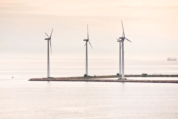Middelgrunden - Kopenhag yakınındaki offshore rüzgar çiftliği — Stok fotoğraf