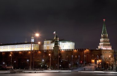 Moskova kremlin gece kuleleri