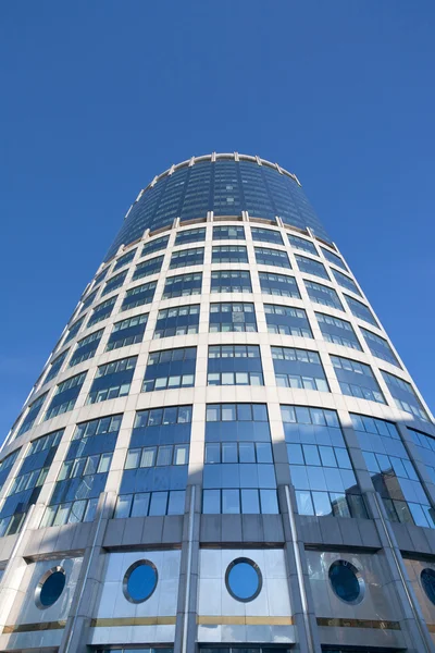 Vista sobre edificio de oficinas alto — Foto de Stock