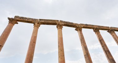 Antik kent: jerash sütununda corinthium