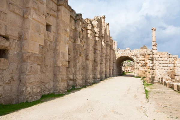 O Grande Teatro do Sul - na cidade antiga Jerash, Jordânia — Fotografia de Stock