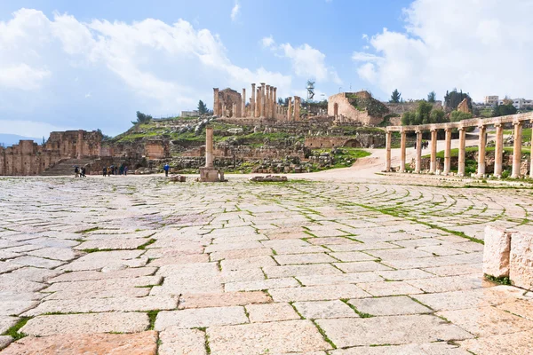 Ovale forum in antieke stad jerash in Jordanië — Stockfoto