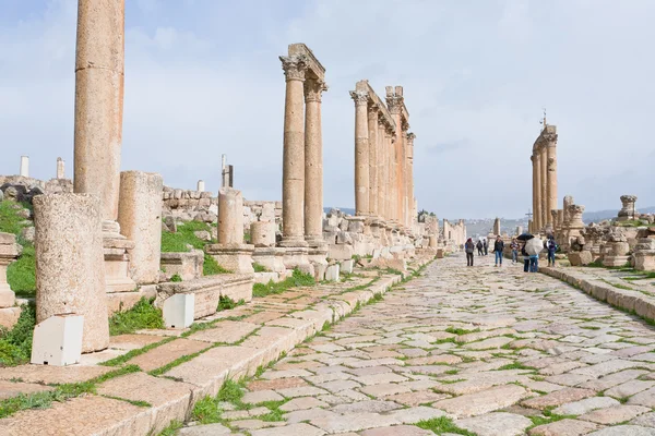 Antik kent: jerash içinde uzun Sütunlu Cadde — Stok fotoğraf