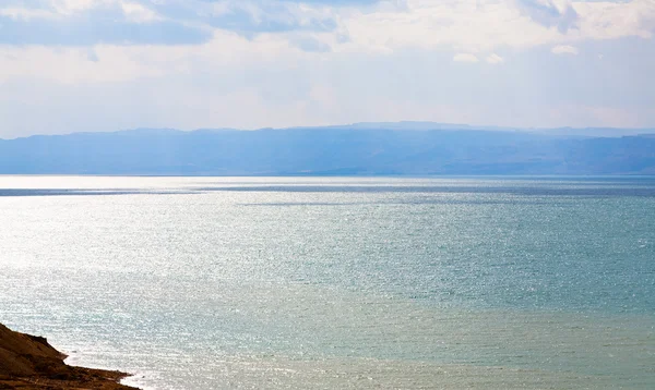 Aube bleue précoce sur la côte de la mer Morte — Photo