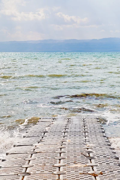 Ponton jetée sur la côte de la mer Morte — Photo