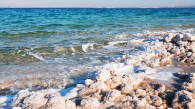 Ölü Deniz kristal sahil şeridi