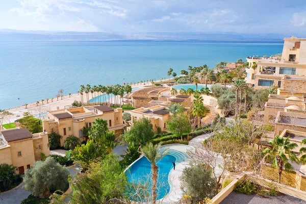 Panorama van resort aan de kust van de dode zee — Stockfoto