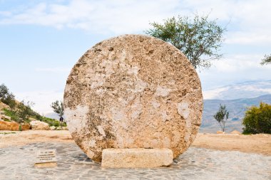 mount nebo üzerinde Bizans Manastırı taş kapı