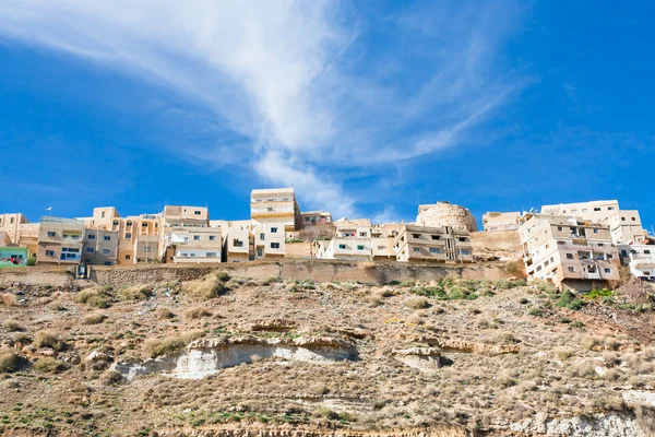 돌 언덕, Jordan에 마을 Kerak — 스톡 사진