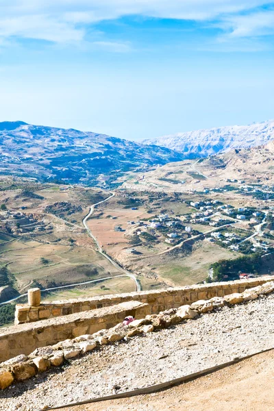 View from Kerak castle on mountain valley — Stock Photo, Image
