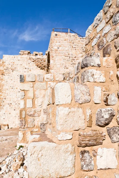 Cihla kamenné vnitřní stěny hradu kerak, Jordánsko — Stock fotografie