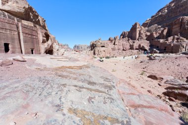 Cadde cephe, petra