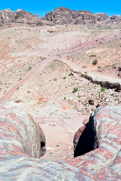 Manycolored stenen landschap van petra vallei — Stockfoto