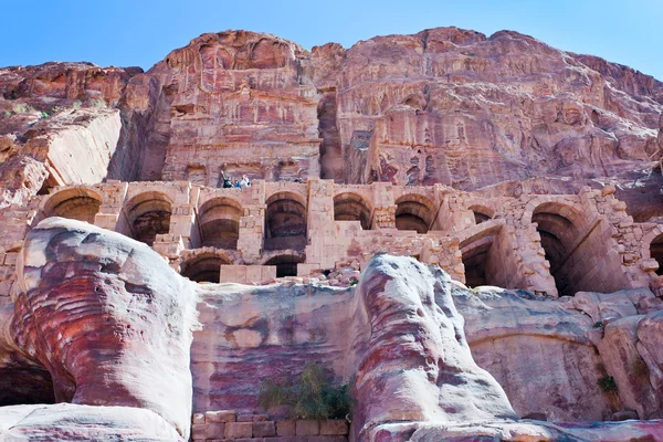 Fassade von Urnengrab in Petra — Stockfoto