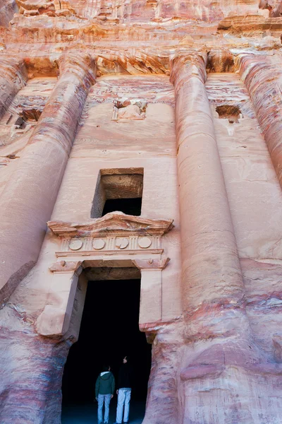 Puerta de la Tumba de Urna en Petra —  Fotos de Stock