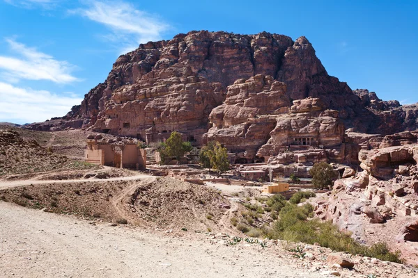 Templo de Dushares y Tumba Inacabada en Petra — Foto de Stock