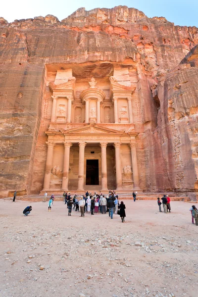 Schatzkammer Denkmal und Platz in der antiken Stadt Petra — Stockfoto
