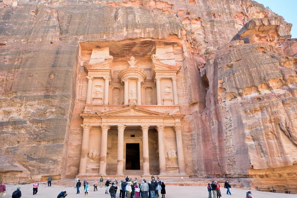 Trésor Monument et place dans la ville antique Petra — Photo