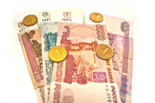 不同的纸币和 10 卢布硬币 — 图库照片