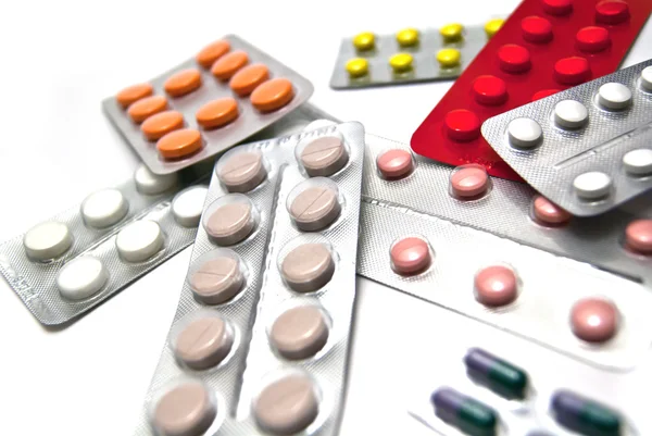 Viele verschiedene Tabletten — Stockfoto