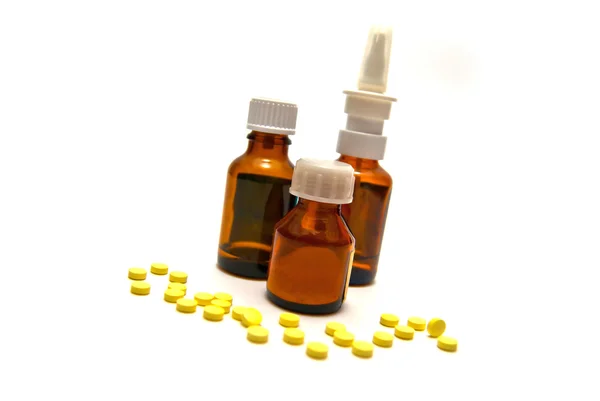 Drei Flaschen Medikamente und Tabletten — Stockfoto