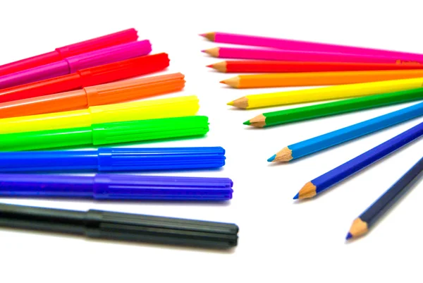 Renkli işaretleyicileri ve kalemler — Stok fotoğraf