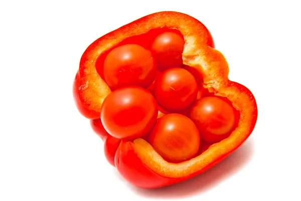 Pimenta e tomates cereja em branco — Fotografia de Stock