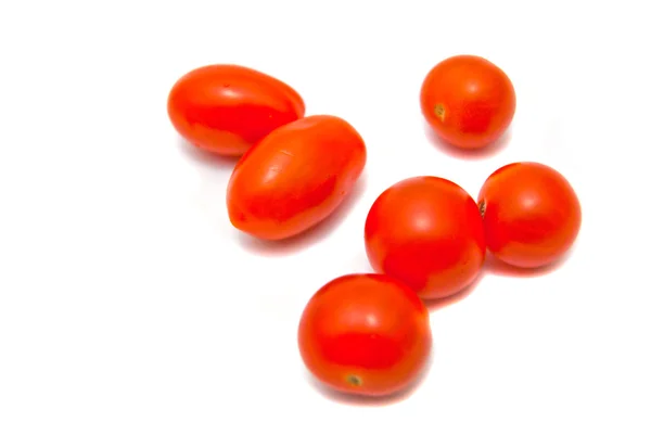 Tomates cereja frescos em branco — Fotografia de Stock