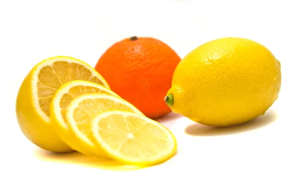 Лимон і мандарин крупним планом — стокове фото