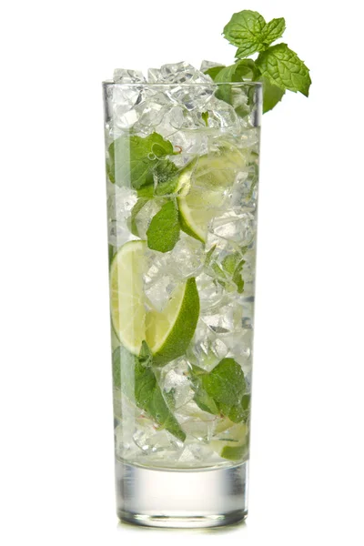 Mojito koktejl izolace na bílém — Stock fotografie