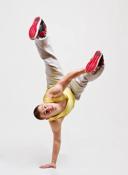 Dançarino estilo breakdance elegante e legal posando — Fotografia de Stock