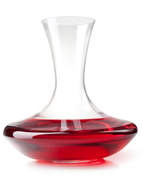 A decanter elszigetelt fehér háttér felett a vörösbor — Stock Fotó