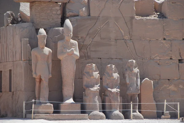 Statues in egypt — Stock Photo, Image