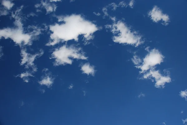 青い空の雲 — ストック写真