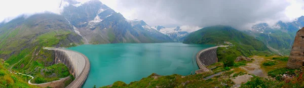 Hráz jezera panorama — Stock fotografie