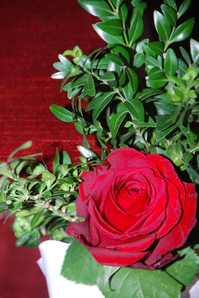 Красные розы для свадьбы — стоковое фото