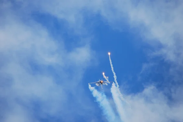 Plane deflection — Stock Photo, Image