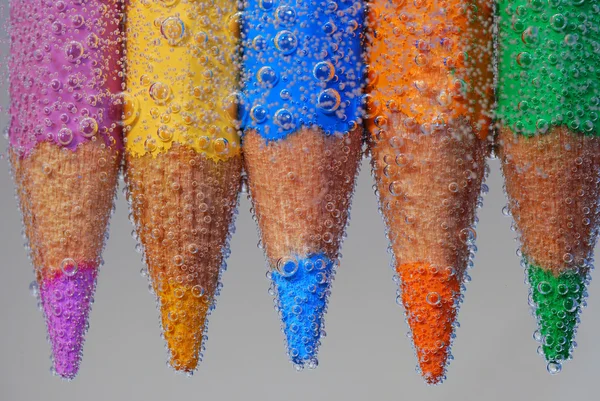Öt színes ceruza buborékok — Stock Fotó