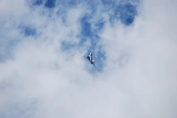 Interceptor vliegt omhoog — Stockfoto