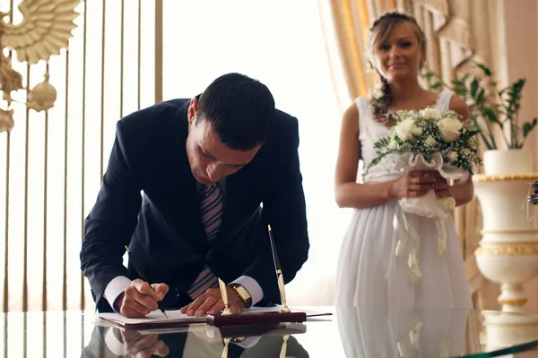 Свадебная лицензия — стоковое фото