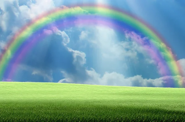 Rainbow och solljus — Stockfoto