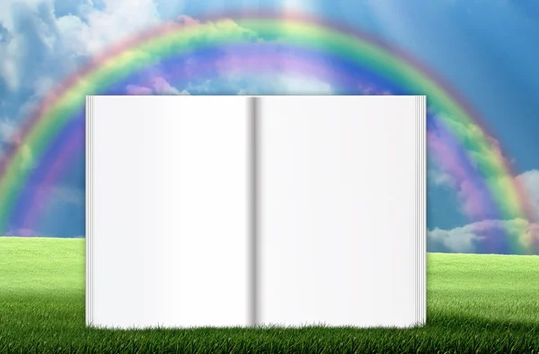 Rainbow och solljus — Stockfoto