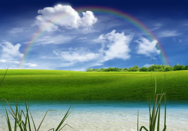 Paisagem com arco-íris — Fotografia de Stock